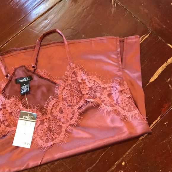 NWT rue 21 Top - Picture 10 of 10